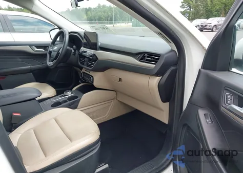 2021 Ford Escape Sel z USA, uszkodzony, nr VIN 1FMCU0H6XMUA63451